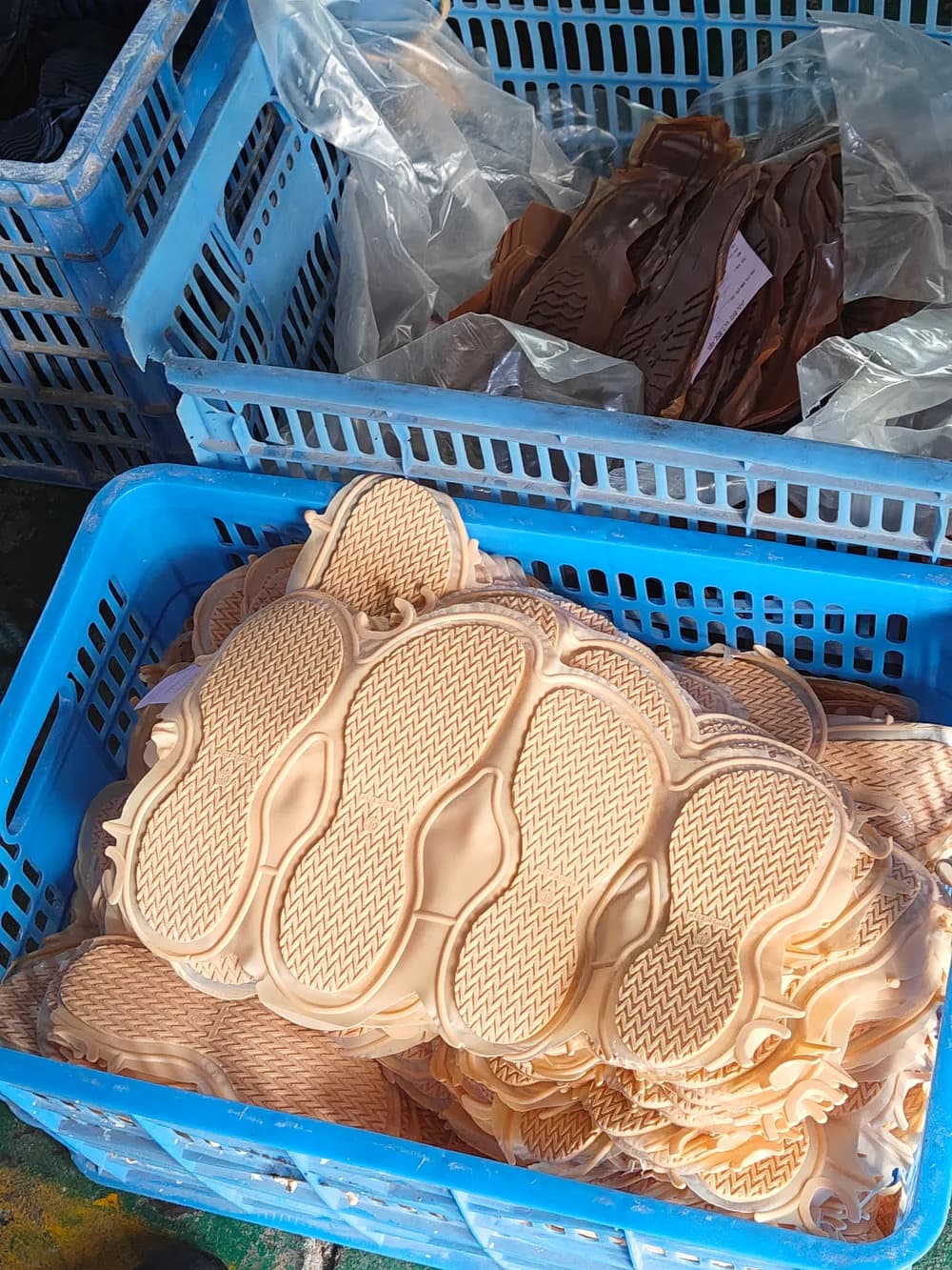 عينات الإنتاج - Clogs Source Factory