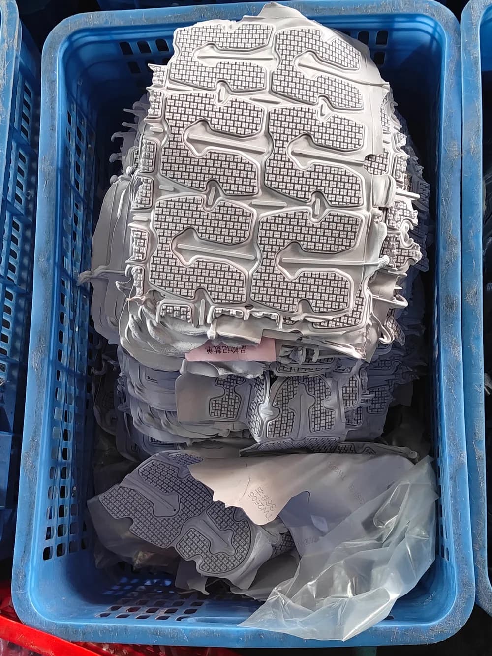 عينات الإنتاج - Clogs Source Factory